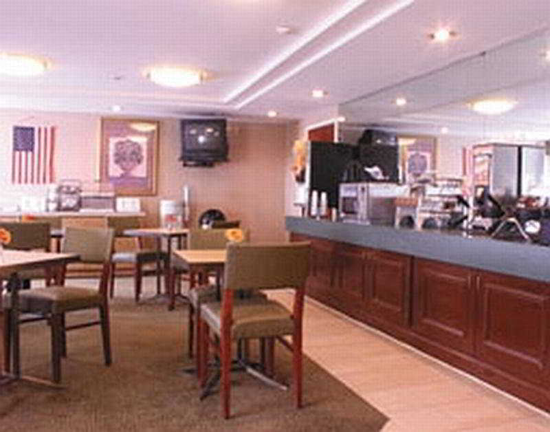 La Quinta By Wyndham Baltimore N / White Marsh Rosedale Restaurant photo